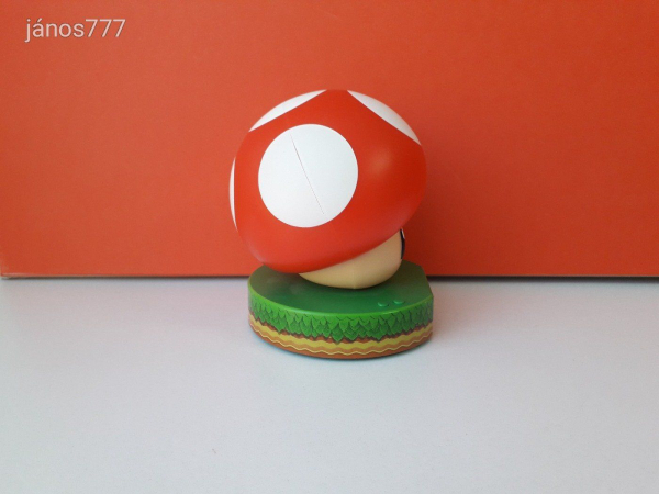 Eredeti Paladone Nintendo Super Mario Super Mushroom ébresztőóra, és éjjelifény !! 15cm