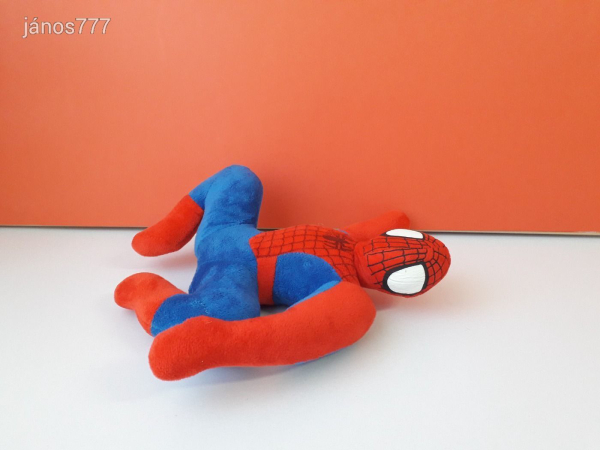Marvel Avengers Bosszúállók PÓKEMBER Spiderman szuperhős plüss kabala figura 29 cm-es EXTRA