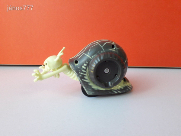 Eredeti Hasbro Turbo Snails Skexx Racing szellem csiga !! 14cm ! Turbó mese szereplő