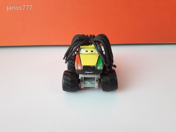 Eredeti Disney Cars Toon Deluxe Verdák szereplő Villám barátja Rasta Carian fém kisautó 7,5cm