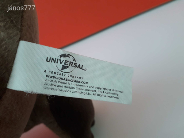 Universal Studios JURASSIC PARK Jurassic World T-REX dinó plüss dinoszaurusz kabala figura 27 cm