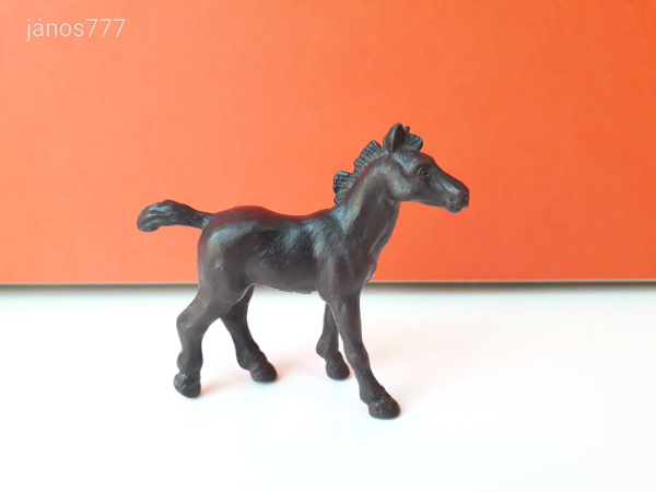 Eredeti Schleich csikó állatfigura !! 7x6,5cm ! 1992-es kiadás ! Schleich 13109