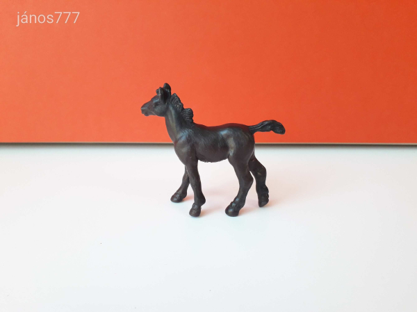 Eredeti Schleich csikó állatfigura !! 7x6,5cm ! 1992-es kiadás ! Schleich 13109