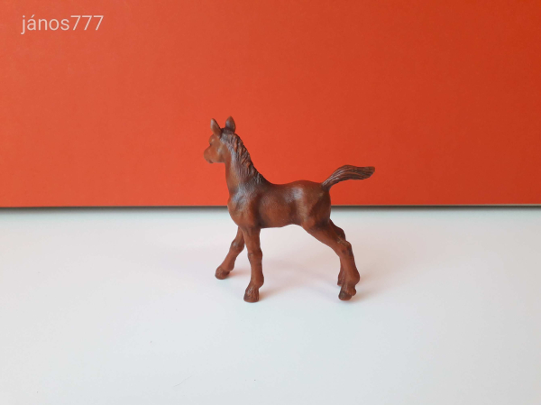 Eredeti Schleich csikó állatfigura !! 7,5x7,5cm ! 1995-ös kiadás ! Schleich 13115