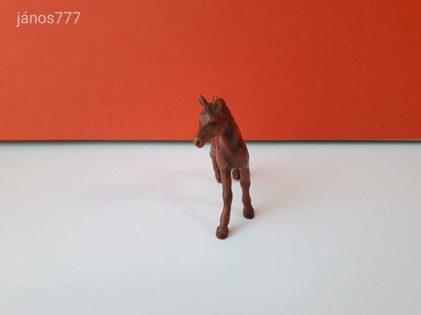 Eredeti Schleich csikó állatfigura !! 7,5x7,5cm ! 1995-ös kiadás ! Schleich 13115