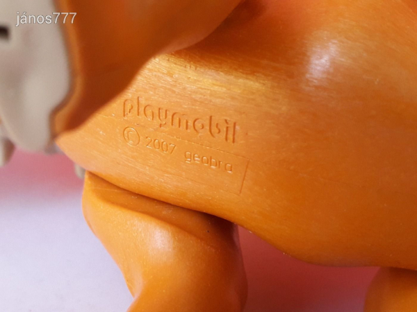 Eredeti Playmobil Triceratops dinoszaurusz + kicsi állatfigura !!