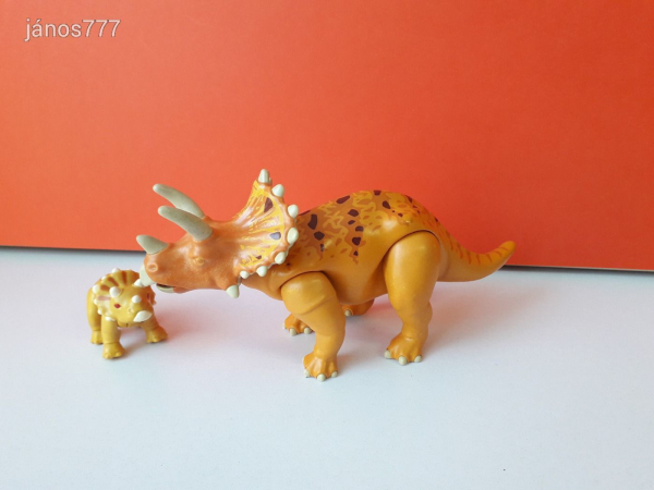 Eredeti Playmobil Triceratops dinoszaurusz + kicsi állatfigura !!