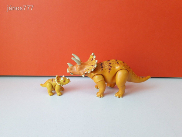 Eredeti Playmobil Triceratops dinoszaurusz + kicsi állatfigura !!