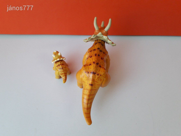 Eredeti Playmobil Triceratops dinoszaurusz + kicsi állatfigura !!