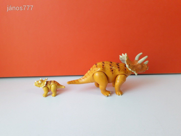 Eredeti Playmobil Triceratops dinoszaurusz + kicsi állatfigura !!