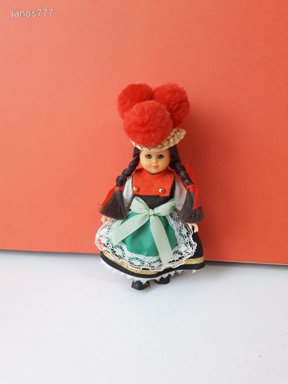 NÉPVISELETI BABA retro régi baba népviseletben 12 cm-es pislogós baba ! EXTRA
