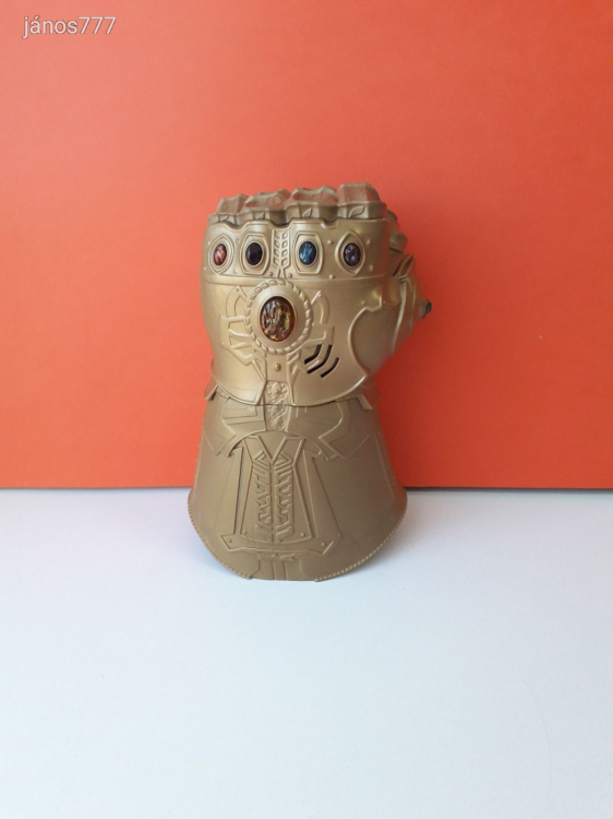 Eredeti Hasbro Avengers Bosszúállók THANOS hatalom kesztyűje !! EXTRA !! 25cm ! hang-fény