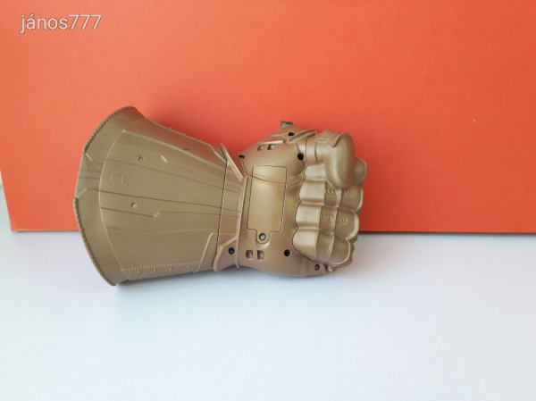 Eredeti Hasbro Avengers Bosszúállók THANOS hatalom kesztyűje !! EXTRA !! 25cm ! hang-fény