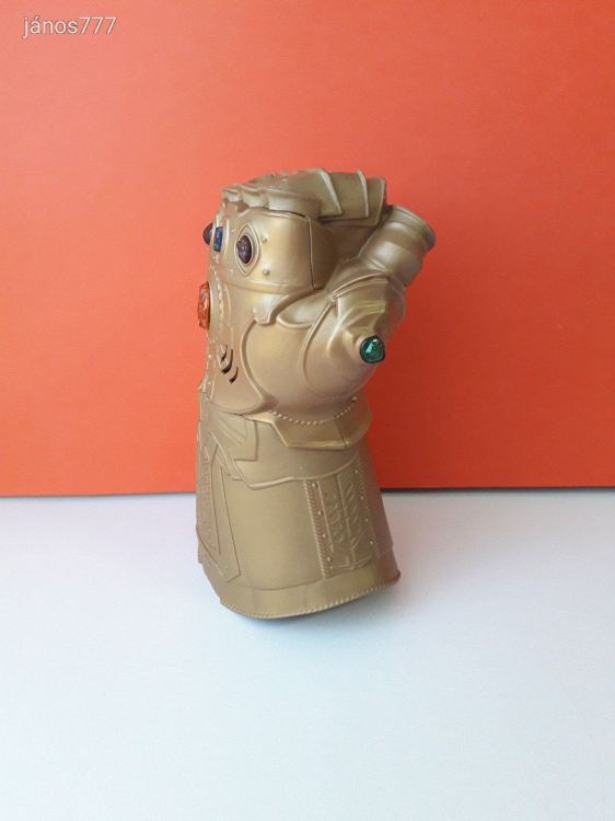 Eredeti Hasbro Avengers Bosszúállók THANOS hatalom kesztyűje !! EXTRA !! 25cm ! hang-fény