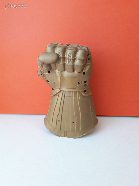 Eredeti Hasbro Avengers Bosszúállók THANOS hatalom kesztyűje !! EXTRA !! 25cm ! hang-fény