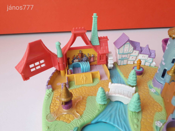 Bluebird 1997 Polly Pocket Disney Beauty and the Beast Szépség és a Szörnyeteg kastéy ház !!