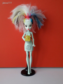 Eredeti Mattel Monster High baba SOKKOLÓDVA FRANKIE STEIN ! Hangot ad - világít !! EXTRA !!