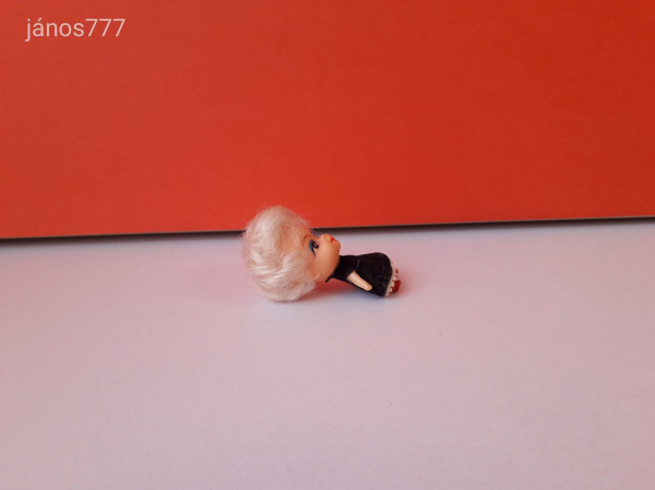 Eredeti Hong Kong baba vintage retro kabala figura 6 cm-es lány mini baba ! EXTRA !