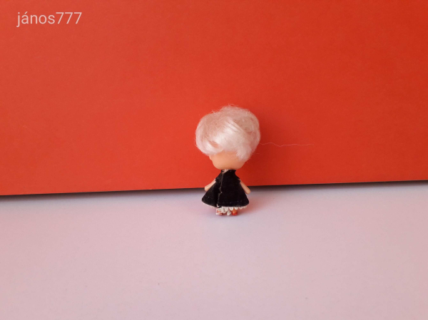Eredeti Hong Kong baba vintage retro kabala figura 6 cm-es lány mini baba ! EXTRA !
