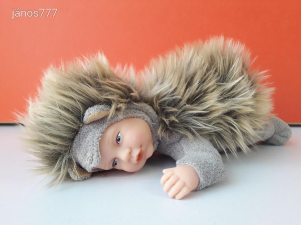 Eredeti ANNE GEDDES baba Sün baba 25 cm-es süni kabala figura !! EXTRA !!