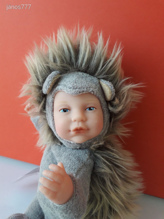 Eredeti ANNE GEDDES baba Sün baba 25 cm-es süni kabala figura !! EXTRA !!