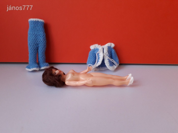Baba vintage retro kabala figura 20 cm-es pislogó lány játékbaba EXTRA