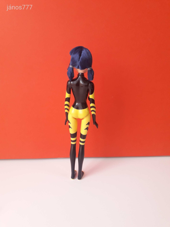 Eredeti Playmates Miraculous szuperhős MÉH baba + Pollen kabala figura ! 27 cm-es EXTRA