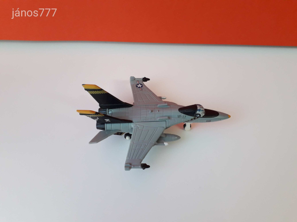 Eredeti Mattel Disney Planes Repcsik Bravo vadászgép fém repülő !! 12cm