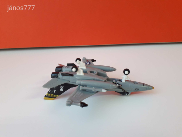 Eredeti Mattel Disney Planes Repcsik Bravo vadászgép fém repülő !! 12cm