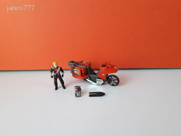 Eredeti Kenner 1986 M.A.S.K. Vampire motor és Floyd Malloy akciófigura !