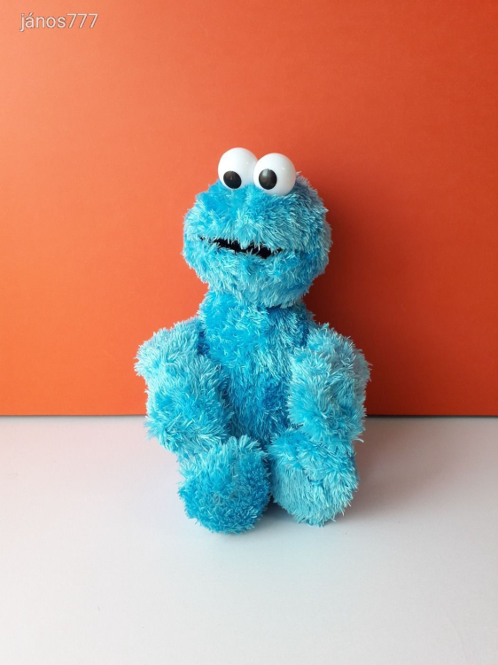Eredeti Sesame Street Szezám Utca szereplő Elmo barátja SÜTISZÖRNY plüss kabala figura 38 cm EXTRA