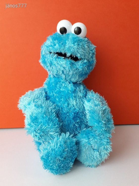 Eredeti Sesame Street Szezám Utca szereplő Elmo barátja SÜTISZÖRNY plüss kabala figura 38 cm EXTRA