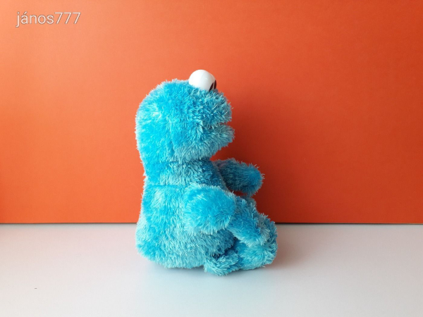 Eredeti Sesame Street Szezám Utca szereplő Elmo barátja SÜTISZÖRNY plüss kabala figura 38 cm EXTRA