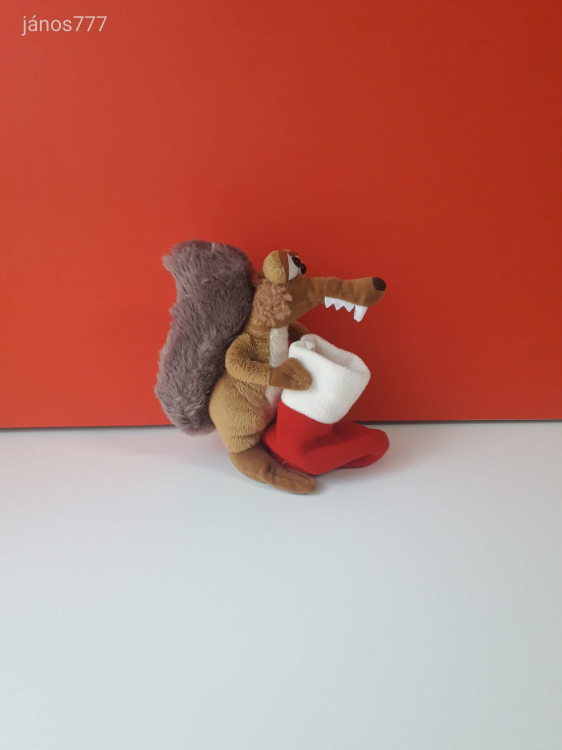 Eredeti ICE AGE Jégkorszak MOTKÁNY plüss ősmókus 20 cm-es kabala figura Télapó csizmával ! EXTRA