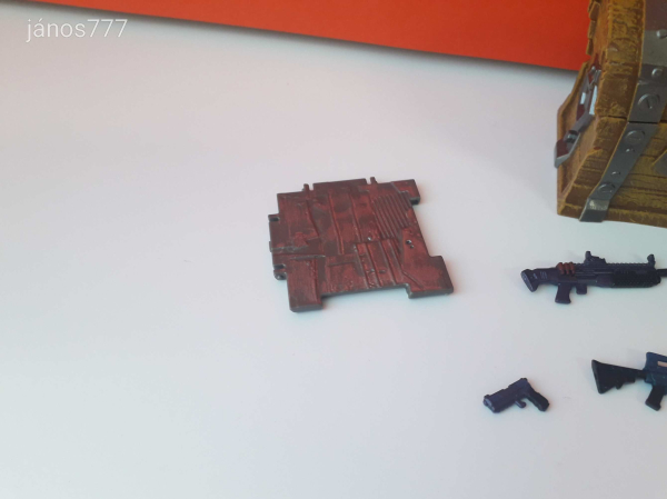 Eredeti Jazwares Epic Games FORTNITE Kincsesláda sok kiegészítővel !! 4.
