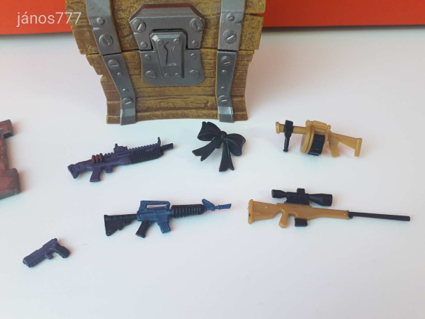 Eredeti Jazwares Epic Games FORTNITE Kincsesláda sok kiegészítővel !! 4.
