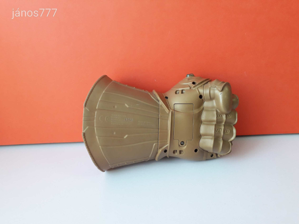 Eredeti Hasbro Avengers Bosszúállók THANOS hatalom kesztyűje !! EXTRA !! 25cm ! hang-fény
