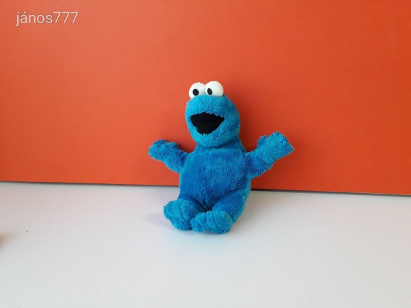 Eredeti Sesame Street Szezám Utca szereplő Elmo barátja SÜTISZÖRNY plüss kabala figura 23 cm EXTRA