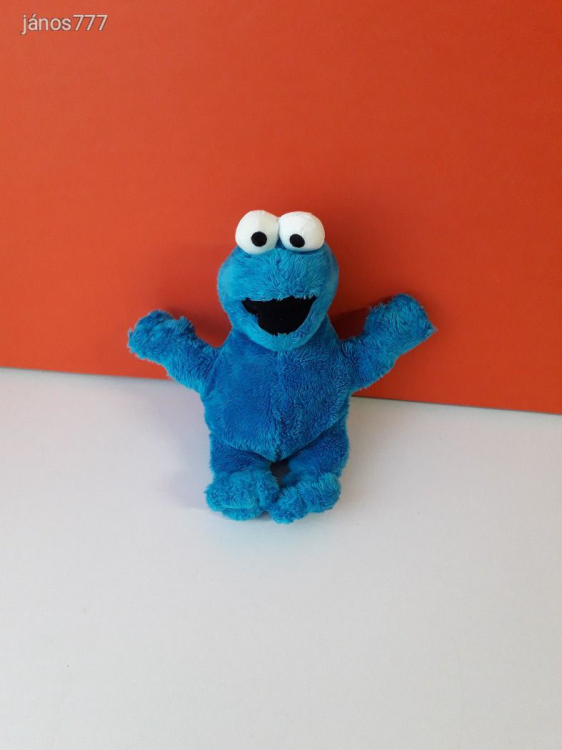 Eredeti Sesame Street Szezám Utca szereplő Elmo barátja SÜTISZÖRNY plüss kabala figura 23 cm EXTRA