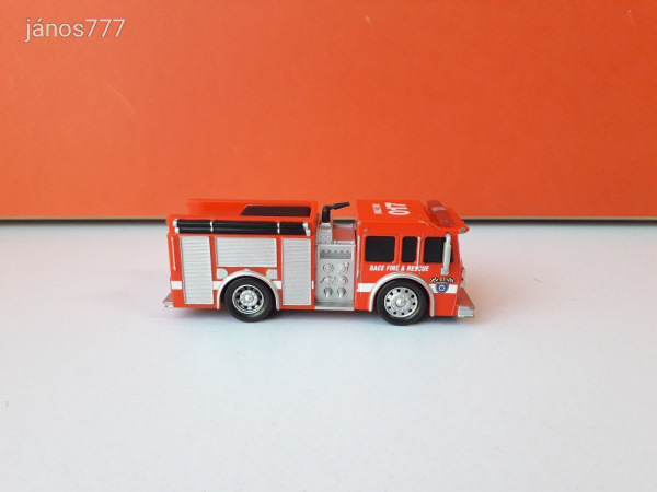 Eredeti Mattel Cars Verdák Villám barátja Tiny Lugsworth tűzoltóautó !! 13cm