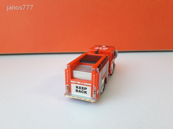 Eredeti Mattel Cars Verdák Villám barátja Tiny Lugsworth tűzoltóautó !! 13cm