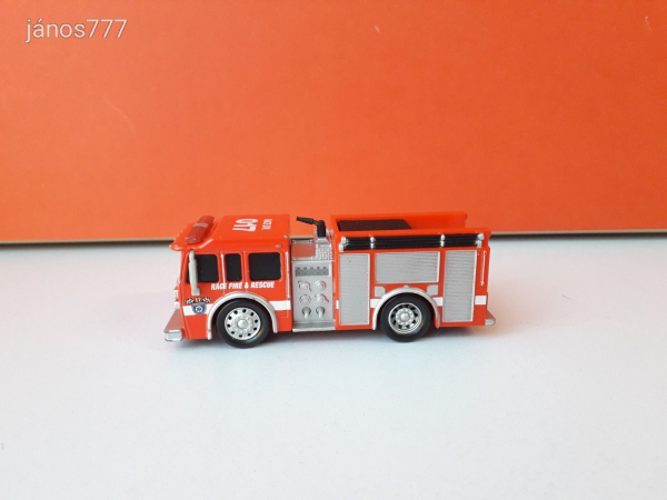 Eredeti Mattel Cars Verdák Villám barátja Tiny Lugsworth tűzoltóautó !! 13cm