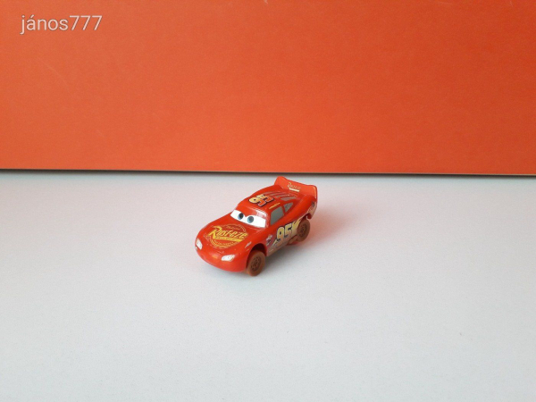 Eredeti Mattel Disney Cars Verdák Crazy 8 Villám McQueen kisautó !! 7,5cm