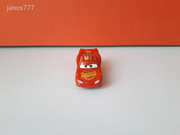 Eredeti Mattel Disney Cars Verdák Crazy 8 Villám McQueen kisautó !! 7,5cm