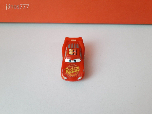 Eredeti Mattel Disney Cars Verdák Crazy 8 Villám McQueen kisautó !! 7,5cm