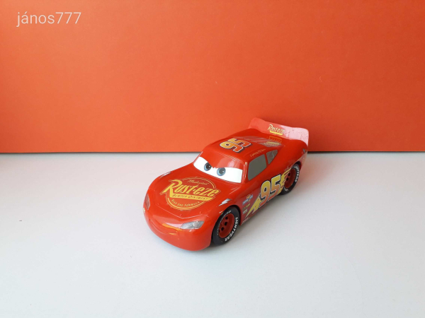 Eredeti Mattel Cars Verdák Villám McQueen versenyautó! 25cm ! EXTRA !!