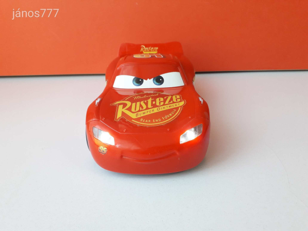 Eredeti Mattel Cars Verdák Villám McQueen versenyautó! 25cm ! EXTRA !!
