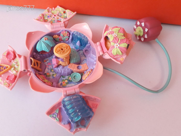 Bluebird 1996 Polly Pocket szökőkút varázslatos Liliom vintage szelence retro játéktér 4 figurával !