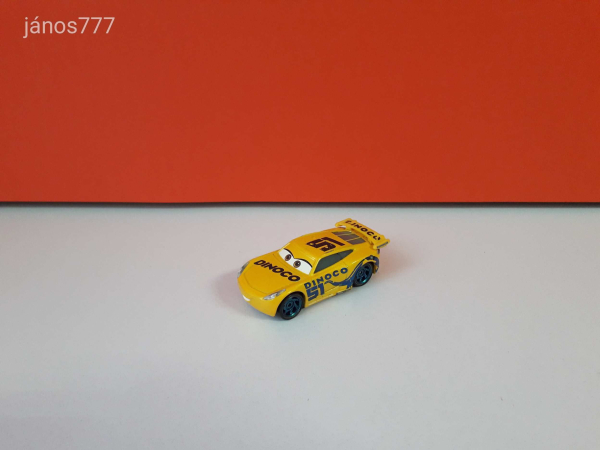 Eredeti Mattel Disney Cars Verdák Villám barátja Cruz Ramirez fém kisautó !! 8cm