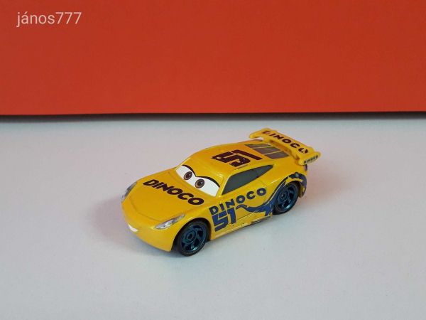 Eredeti Mattel Disney Cars Verdák Villám barátja Cruz Ramirez fém kisautó !! 8cm